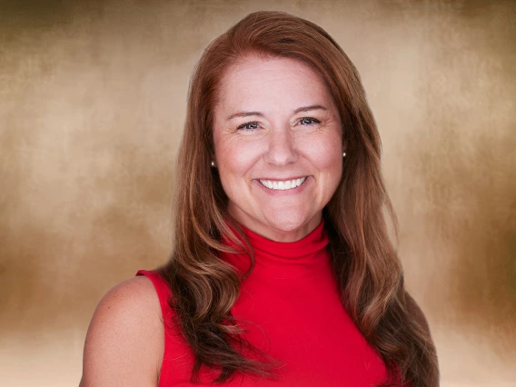 Head and shoulders shot of Sara Edmund