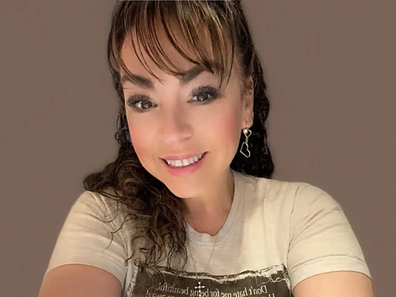 head and shoulders shot of Luz Padilla