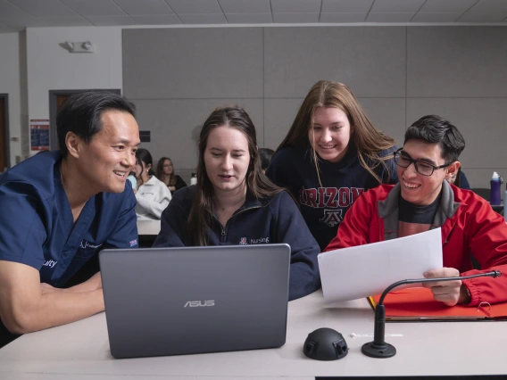 Dean Ahn meets with Nursing students