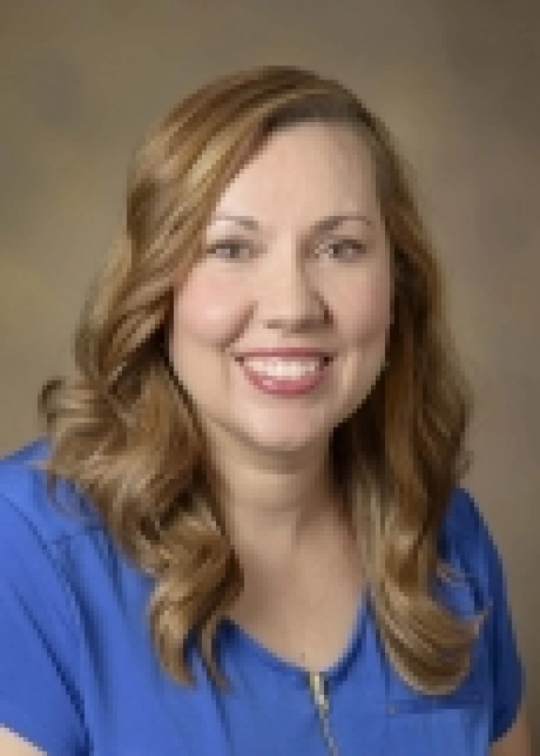 Headshot of Kelli Riggs