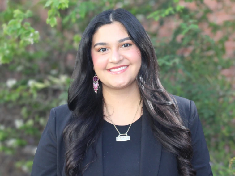 Head and shoulders shot of Abigail Chávez