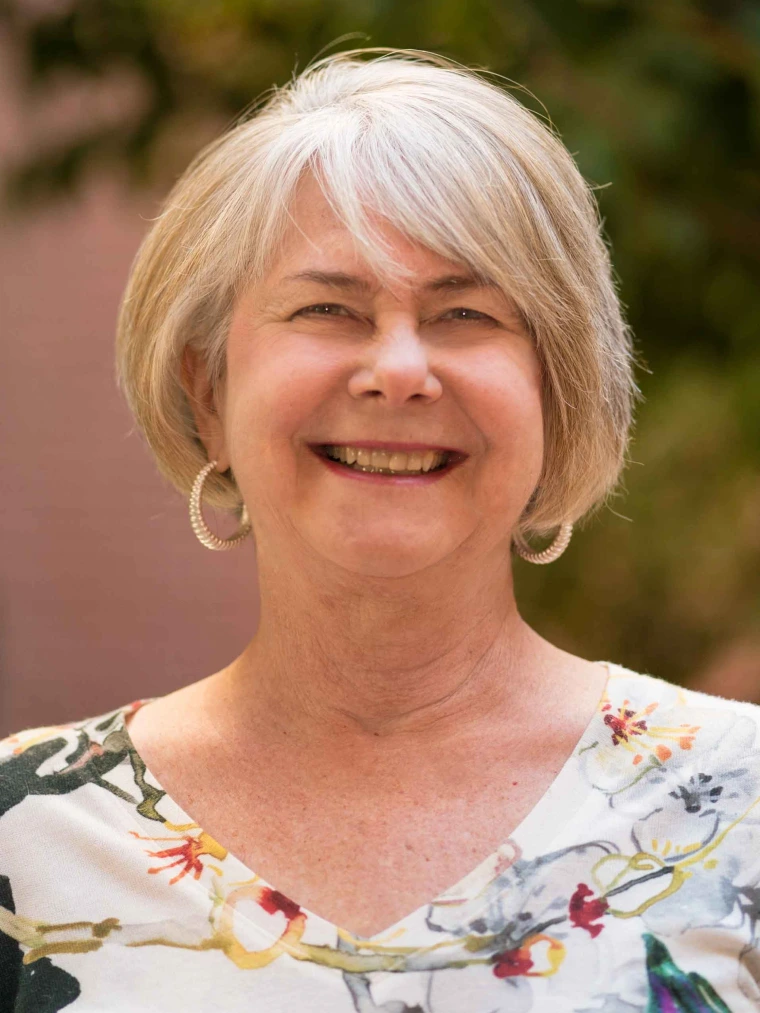 Lois J Loescher